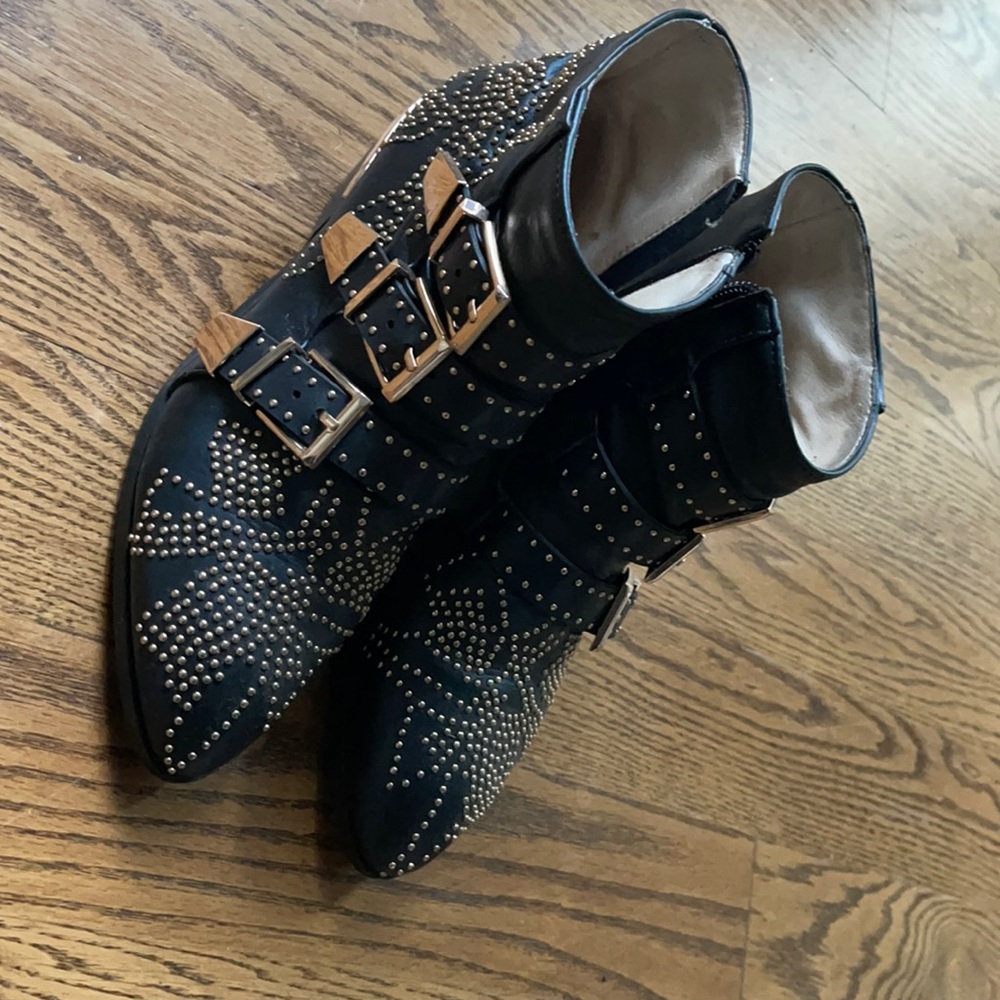 Women’s size 7 short boots!